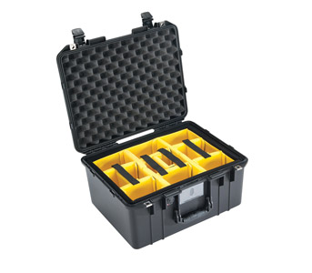 PELI 1557 AIR MALLE dim.internes 440x330x248mm, avec séparateurs rembourrés, noir