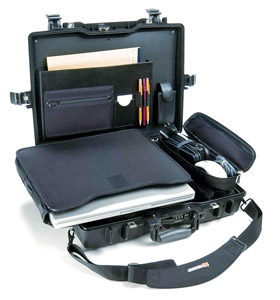 PELI 1495CC1 MALETTE D'ORDINATEUR poche et rangements couvercle, dim. internes 479x333x97mm, noir