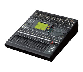 YAMAHA 01V96i MIXER numérique, 36 canaux, 16+1 faders, 10 entrées micro/ligne, 4 entées ligne stéréo