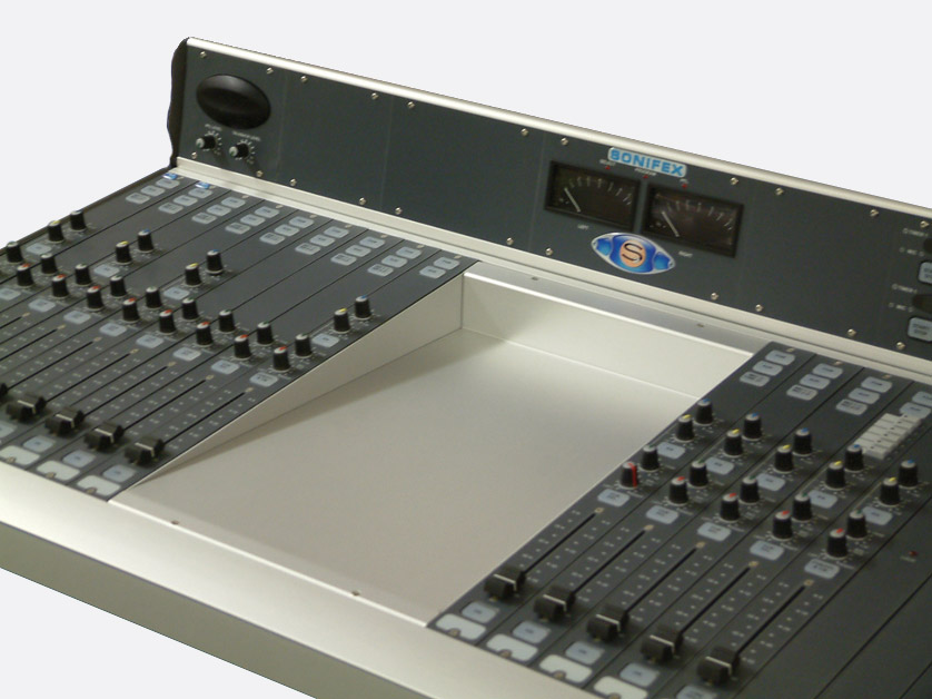 Opérateur Contrôle La Console De Mixage Audio Numérique Image
